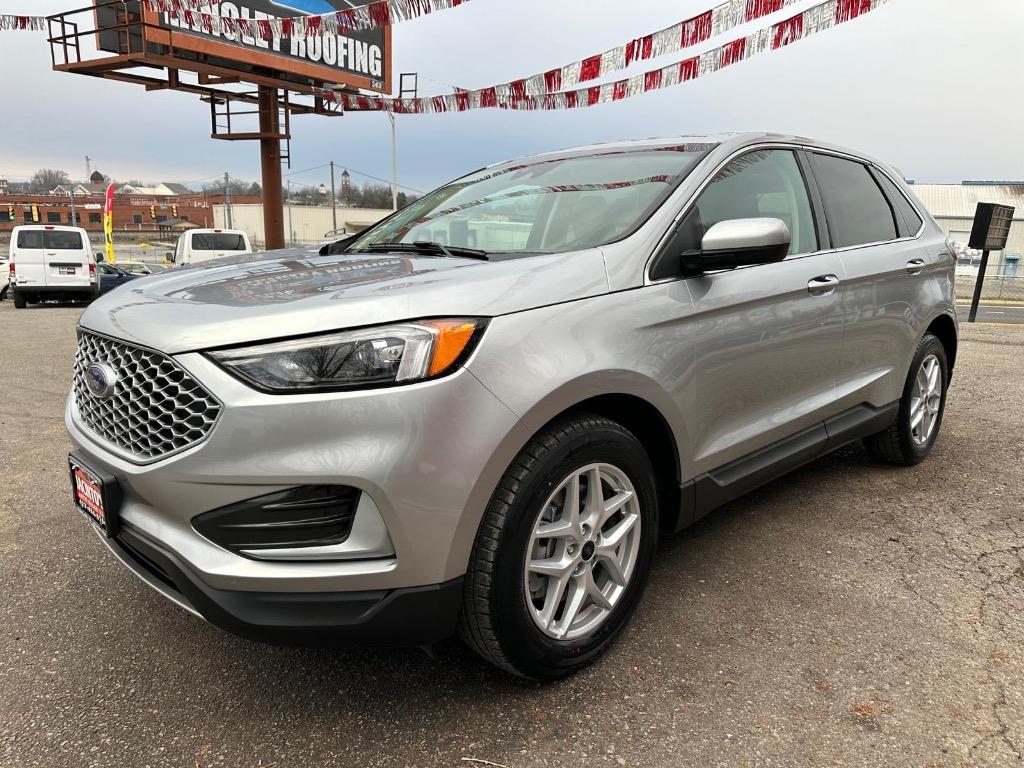 2023 Ford Edge SEL photo
