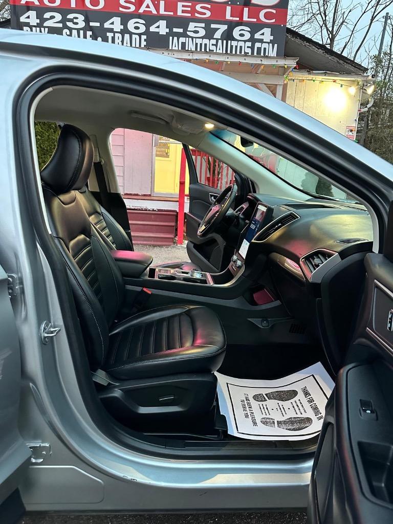 2023 Ford Edge SEL photo