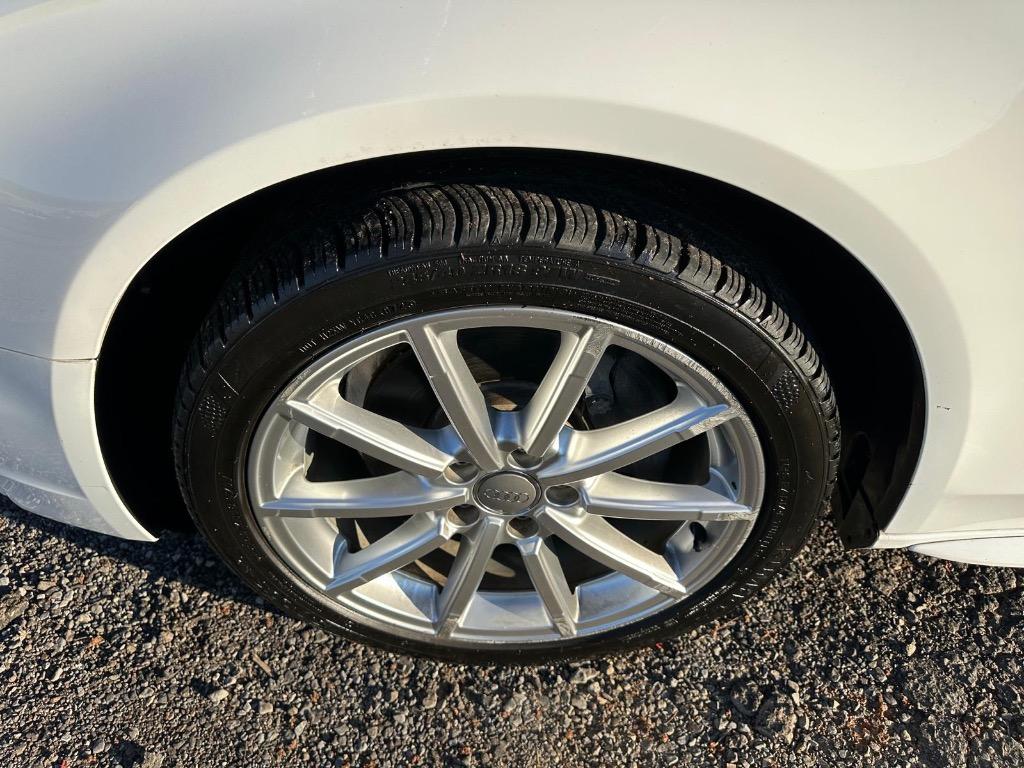 2016 Audi A4 Premium photo