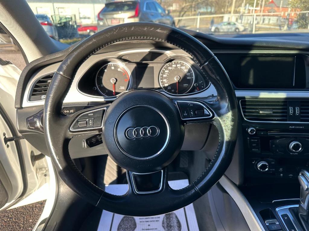 2016 Audi A4 Premium photo