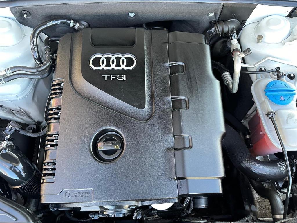 2016 Audi A4 Premium photo