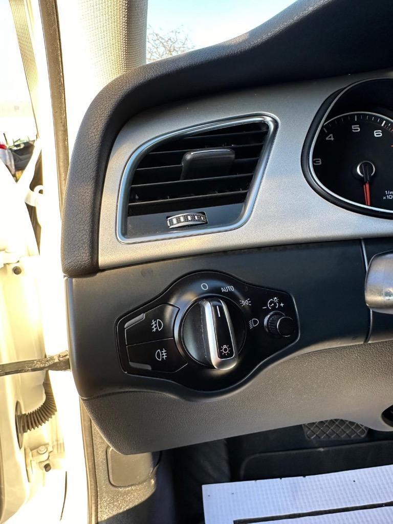 2016 Audi A4 Premium photo