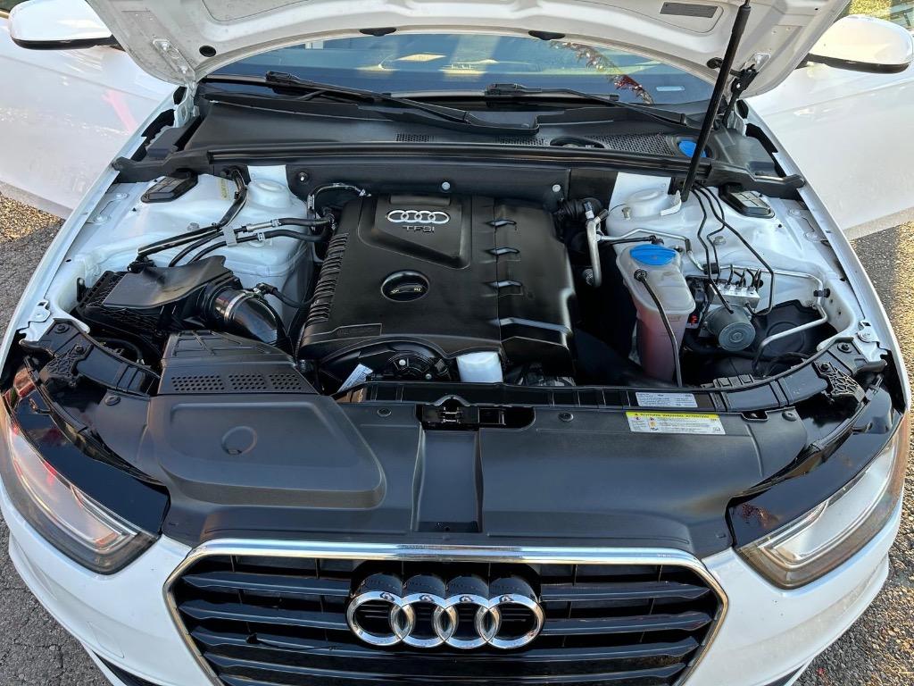 2016 Audi A4 Premium photo