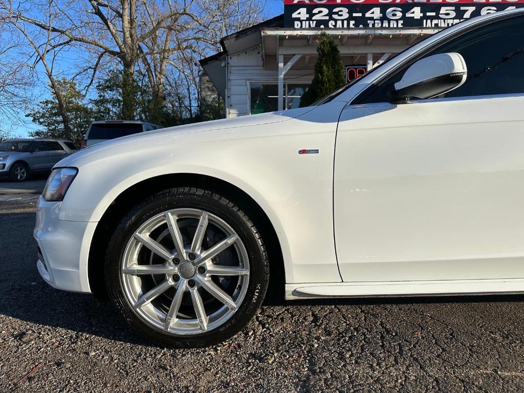 2016 Audi A4 Premium photo