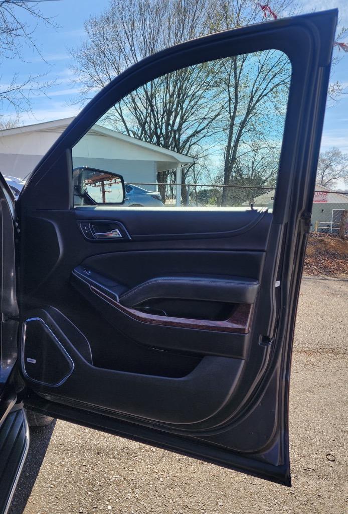 2016 GMC Yukon XL 1500 SLT photo