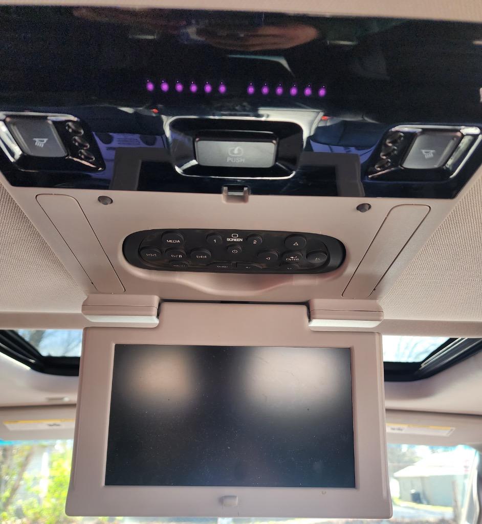 2016 GMC Yukon XL 1500 SLT photo