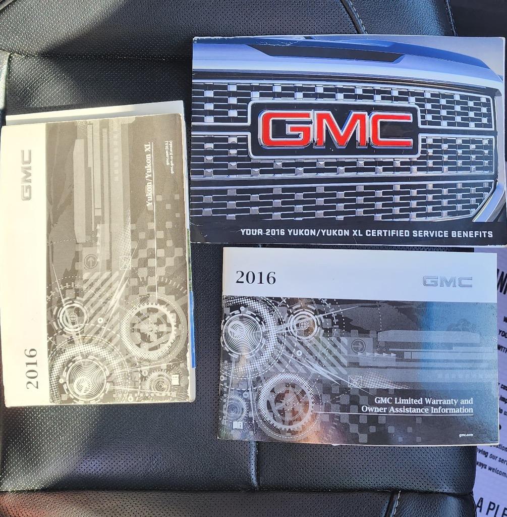 2016 GMC Yukon XL 1500 SLT photo