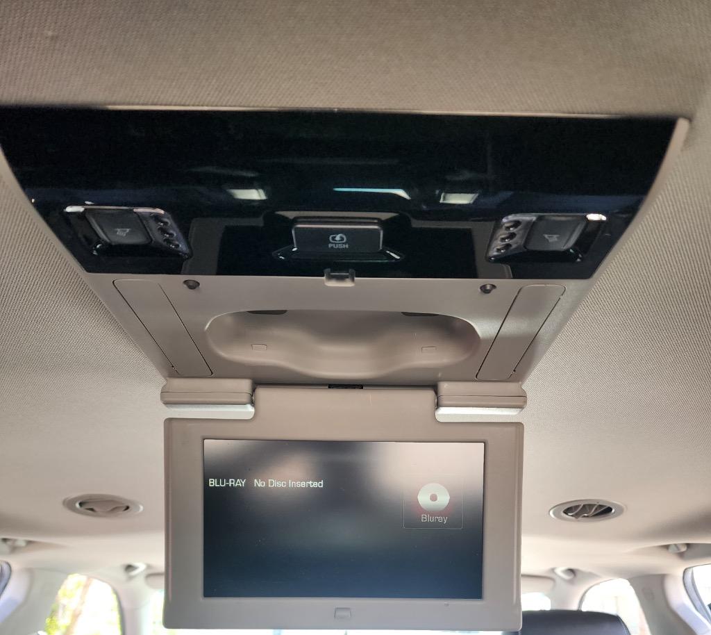 2016 GMC Yukon XL 1500 SLT photo