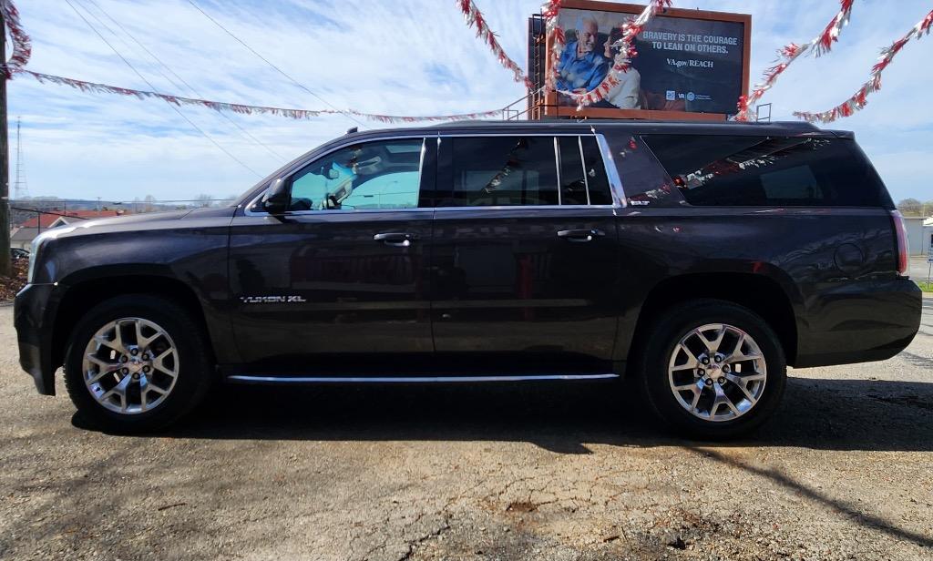 2016 GMC Yukon XL 1500 SLT photo