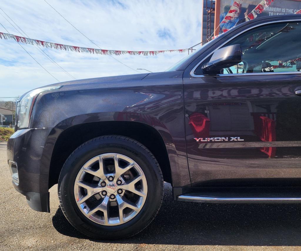 2016 GMC Yukon XL 1500 SLT photo