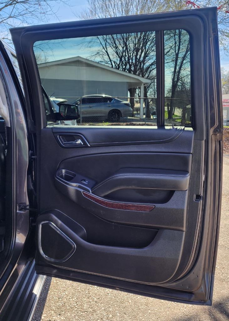 2016 GMC Yukon XL 1500 SLT photo