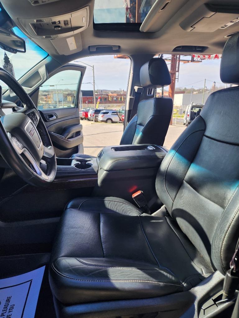 2016 GMC Yukon XL 1500 SLT photo