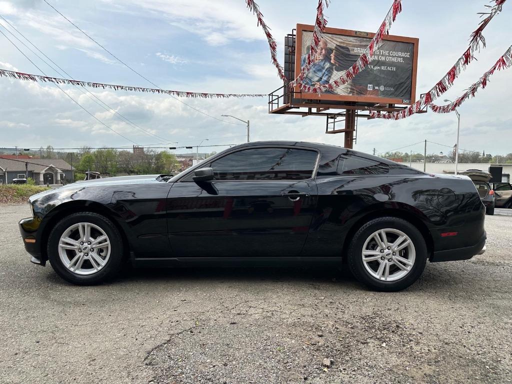 2012 Ford Mustang V6 photo