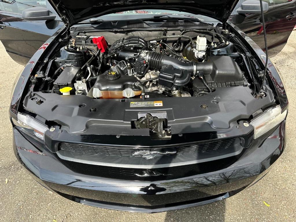 2012 Ford Mustang V6 photo