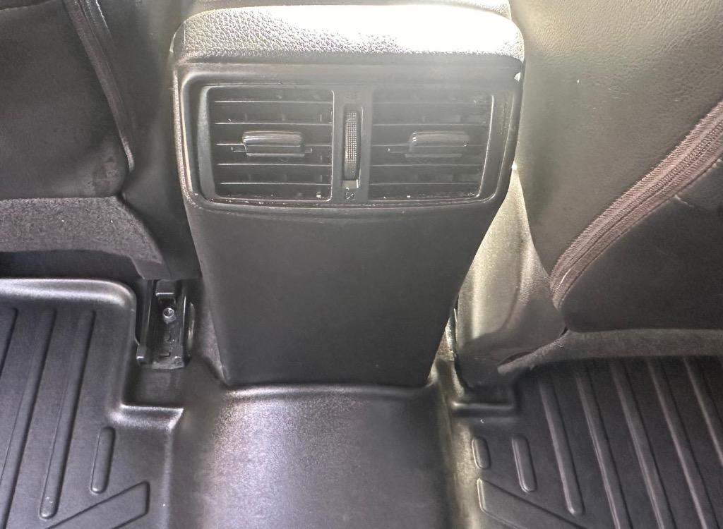 2017 Nissan Rogue SL photo