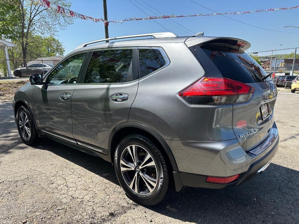 2017 Nissan Rogue SL photo