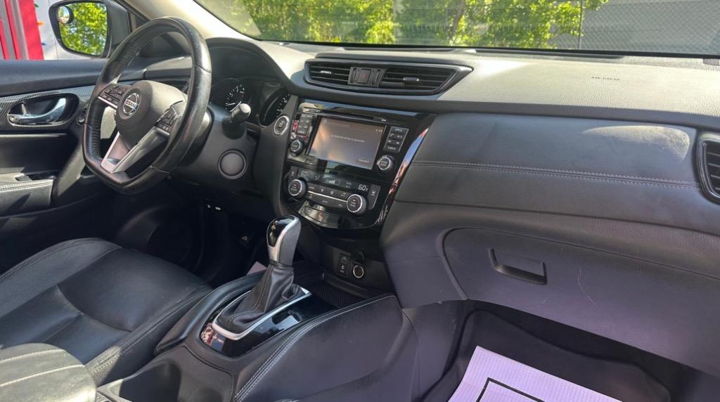 2017 Nissan Rogue SL photo