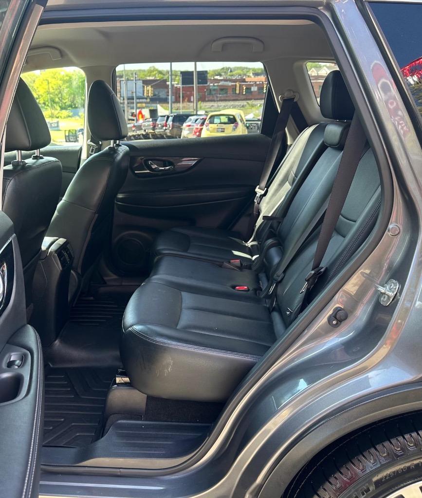 2017 Nissan Rogue SL photo