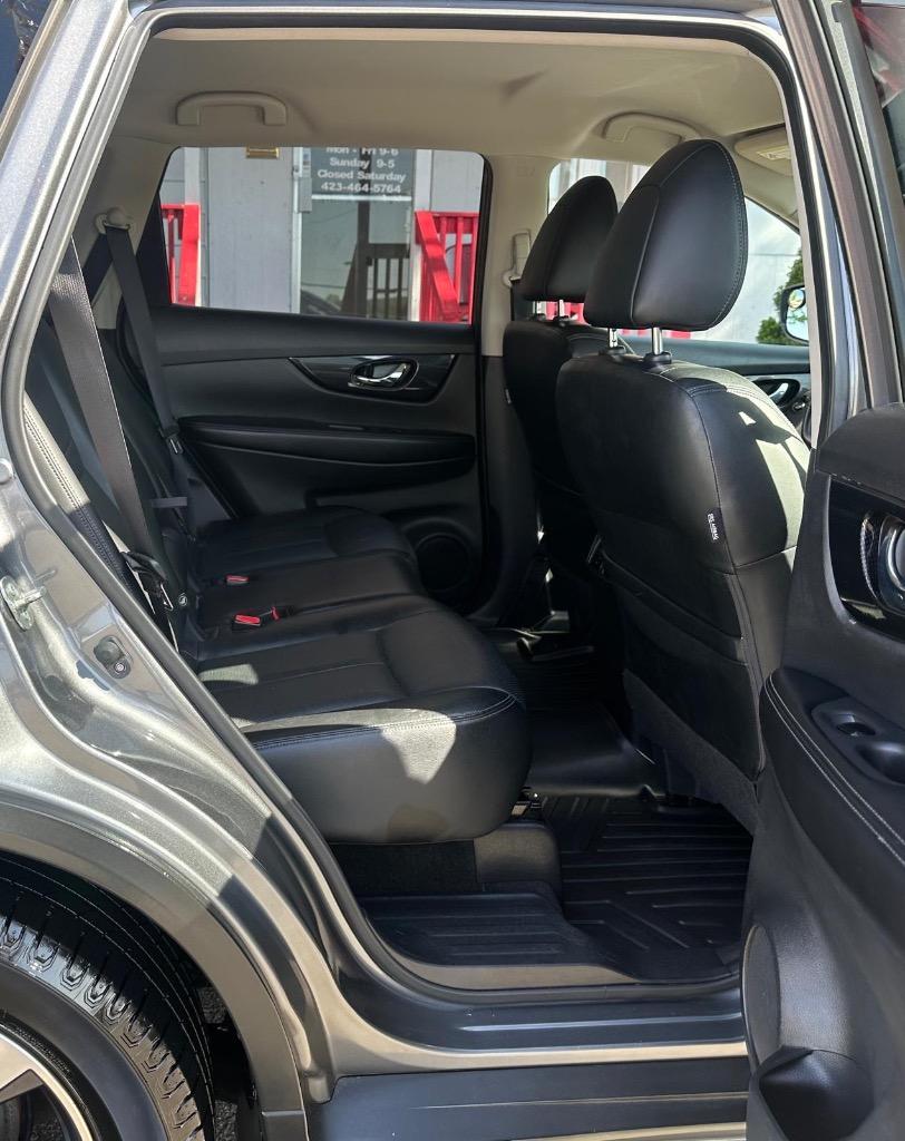 2017 Nissan Rogue SL photo
