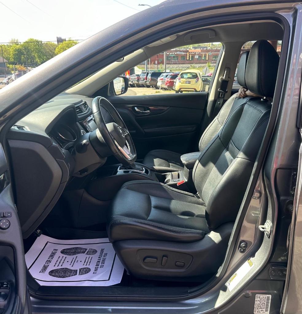 2017 Nissan Rogue SL photo