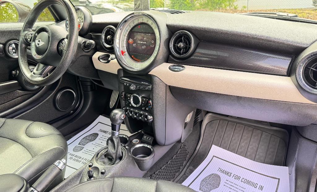 2013 MINI Cooper S photo
