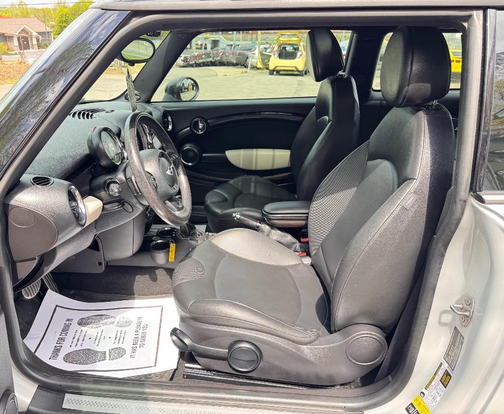 2013 MINI Cooper S photo