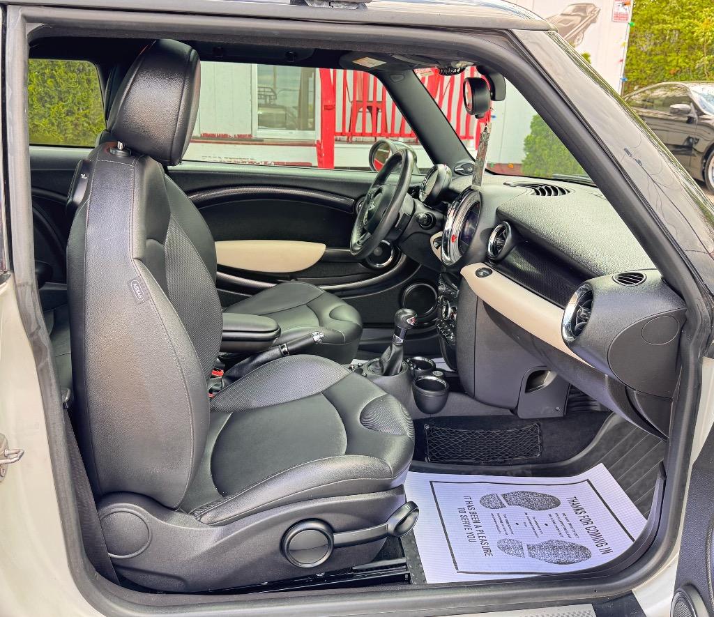 2013 MINI Cooper S photo