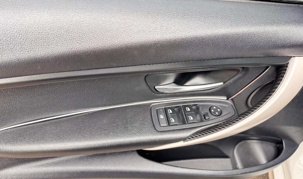 2014 BMW MDX 320i photo