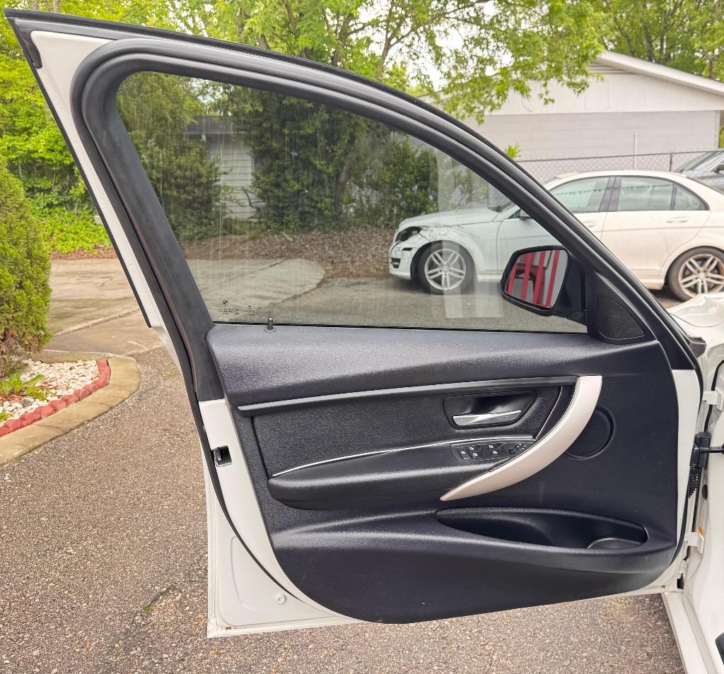2014 BMW MDX 320i photo
