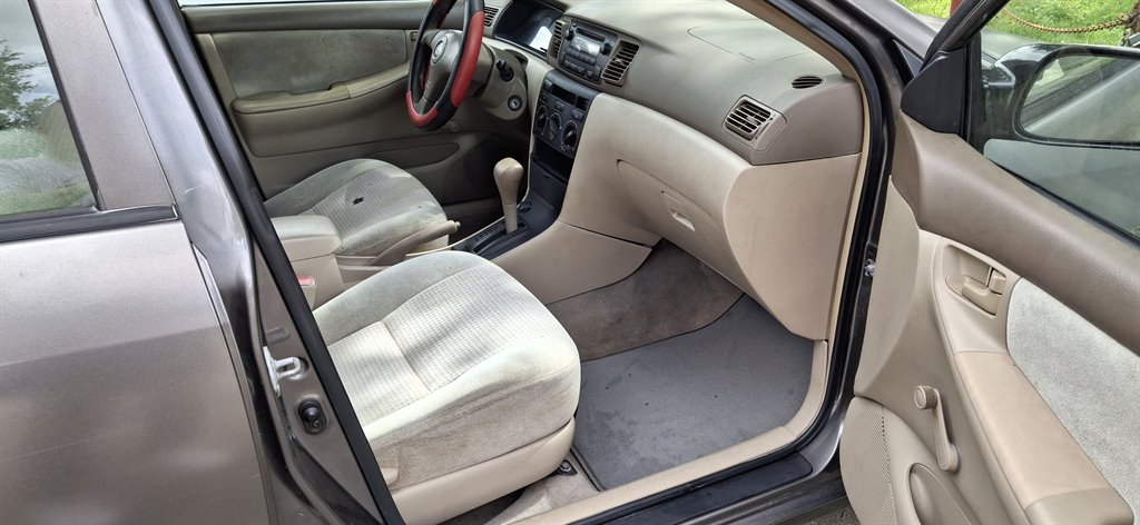 2006 Toyota Corolla CE photo