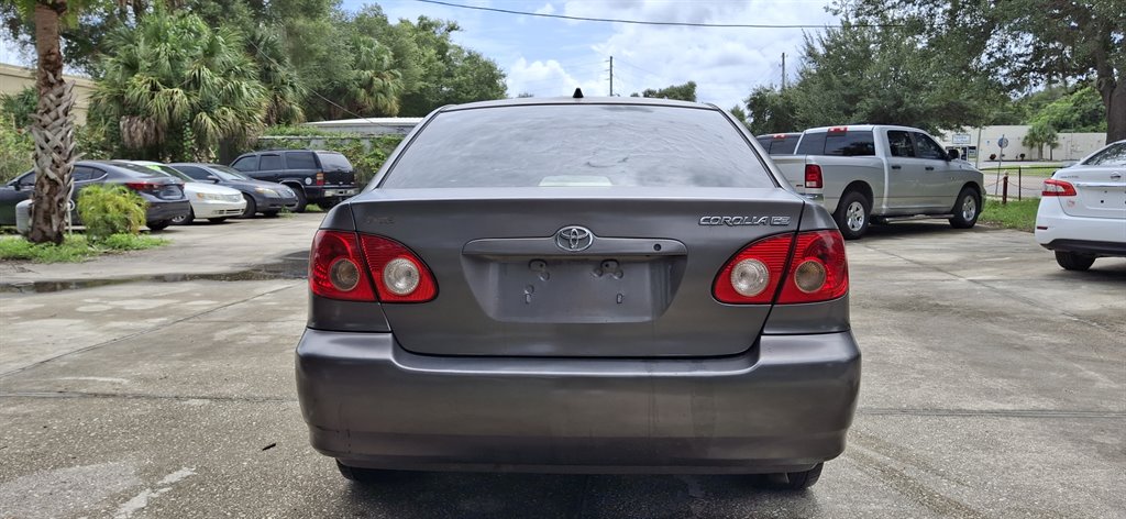2006 Toyota Corolla CE photo