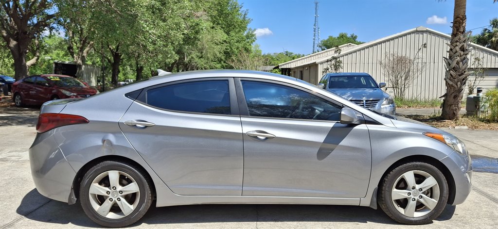 2013 Hyundai Elantra GLS photo