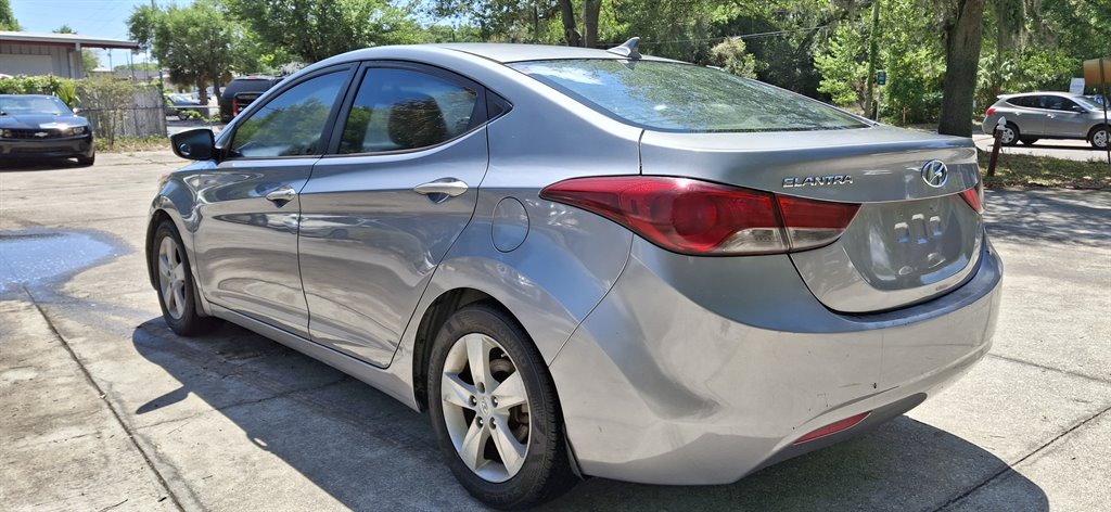 2013 Hyundai Elantra GLS photo