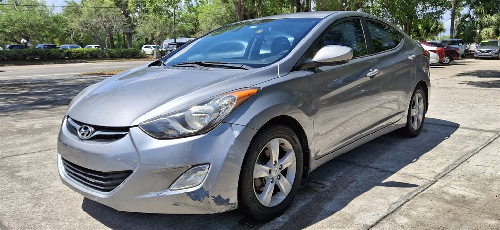2013 Hyundai Elantra GLS photo