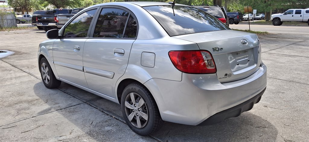 2010 Kia Rio photo