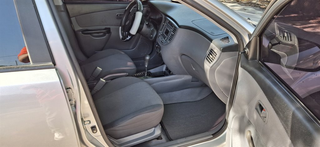 2010 Kia Rio photo