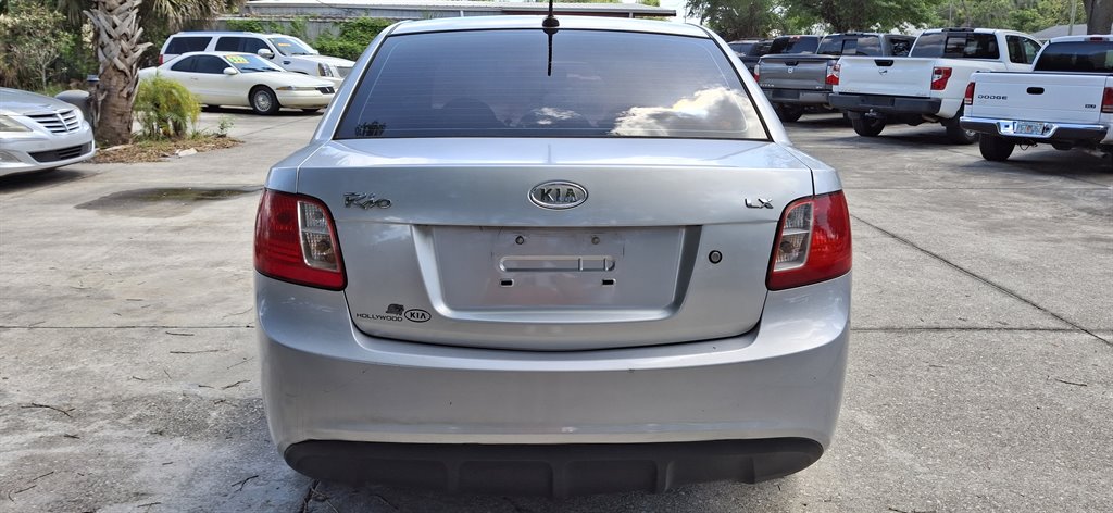 2010 Kia Rio photo