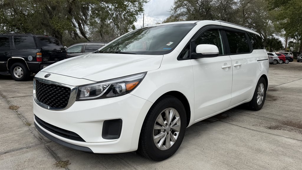 2016 Kia Sedona - $7,995