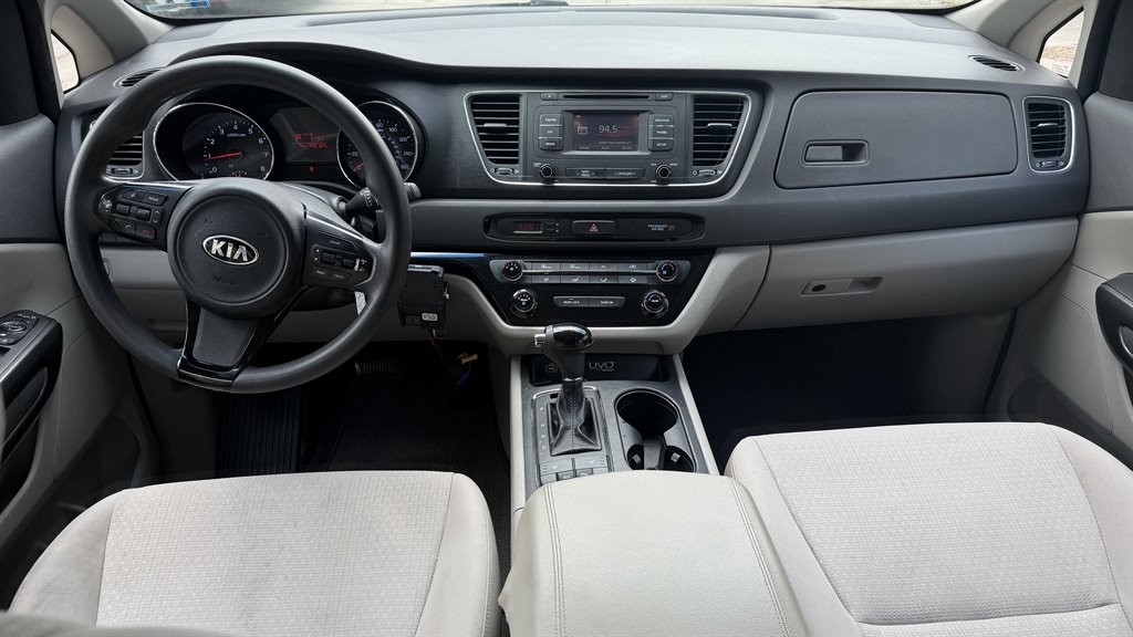 2016 Kia Sedona - $7,995