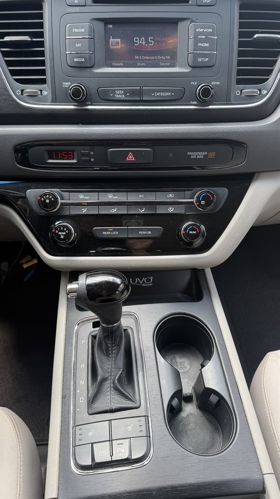 2016 Kia Sedona - $7,995