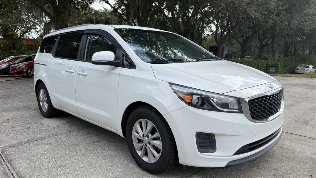 2016 Kia Sedona - $7,995