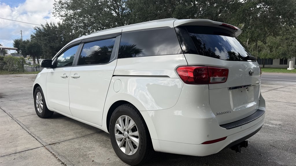 2016 Kia Sedona - $7,995
