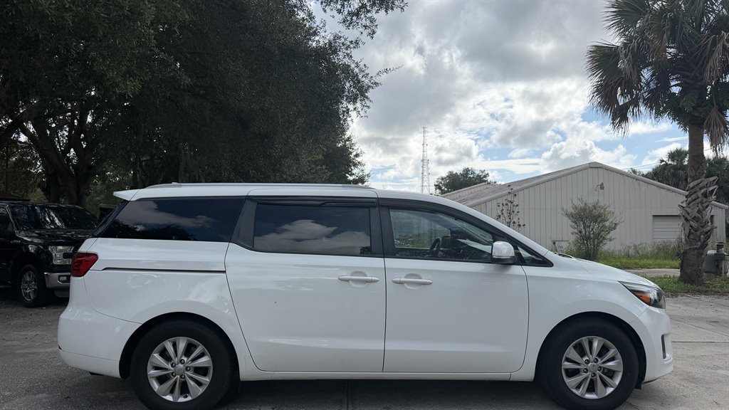 2016 Kia Sedona - $7,995