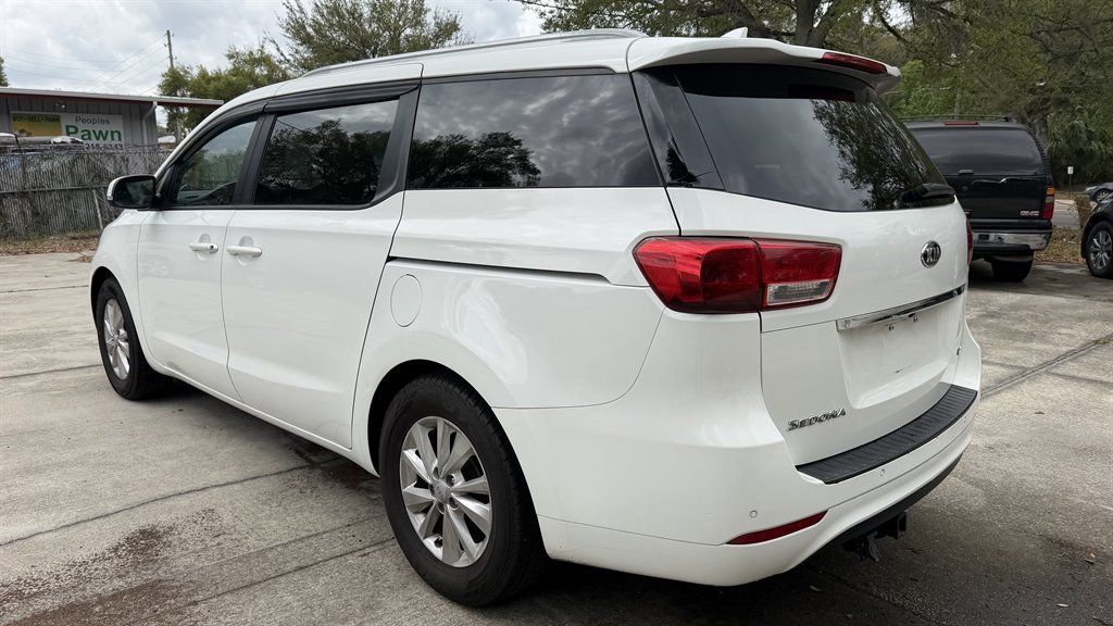 2016 Kia Sedona - $7,995