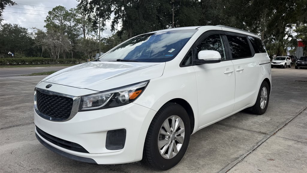 2016 Kia Sedona - $7,995