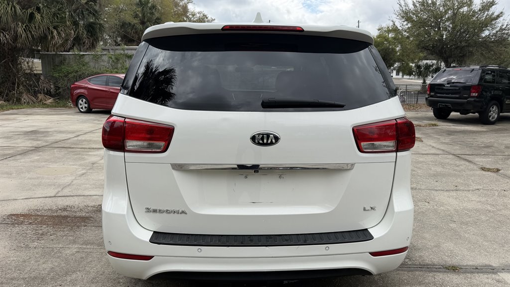 2016 Kia Sedona - $7,995