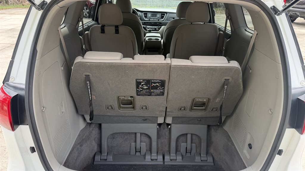 2016 Kia Sedona - $7,995
