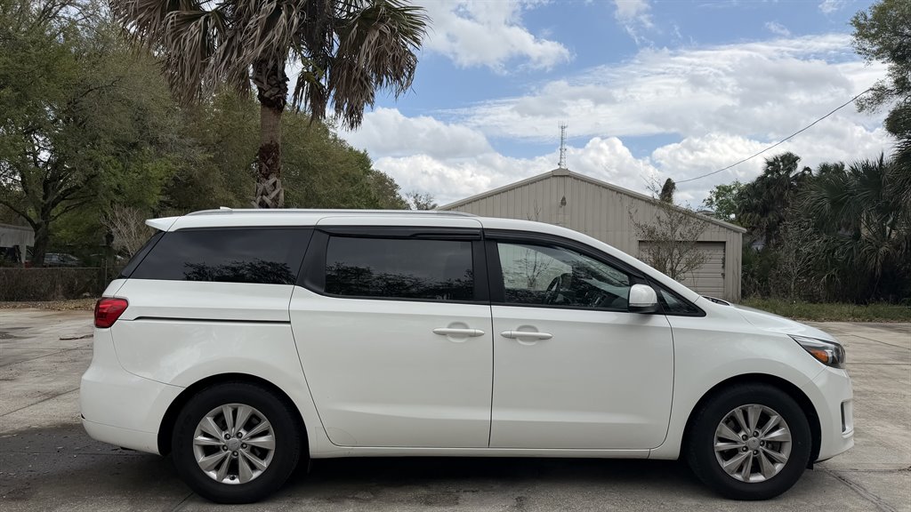 2016 Kia Sedona - $7,995