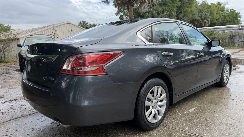 2013 Nissan Altima - $6,495