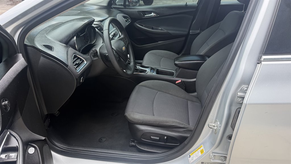 2018 Chevrolet Cruze - $8,500